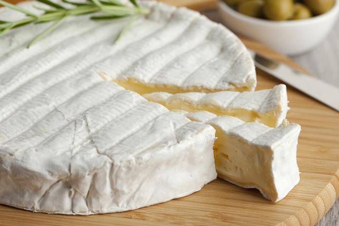 You are currently viewing How to Properly Wrap and Store Brie Cheese