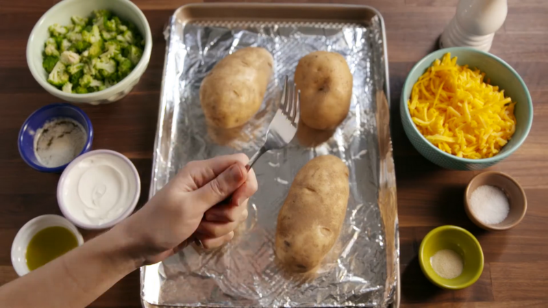 You are currently viewing Broccoli Cheddar Twice Baked Potatoes made with Greek Yogurt