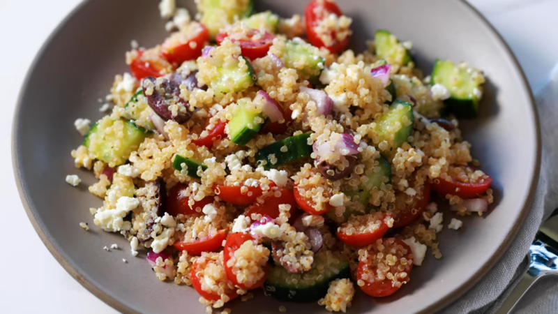 Read more about the article Greek Salad with Crispy Quinoa Recipe You Need To Try